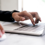 Saftec Digital te guía en el proceso de eliminar enlaces que mencionan tu nombre, protegiendo tu privacidad online.