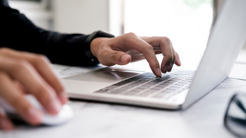 Saftec Digital te guía en el proceso de eliminar enlaces que mencionan tu nombre, protegiendo tu privacidad online.