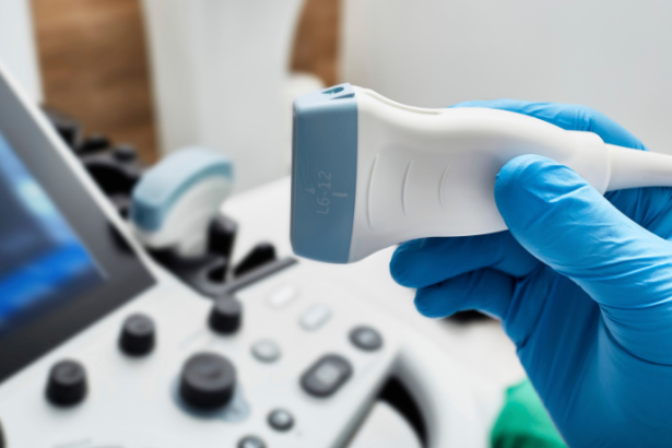 Conozca con la Dra. Thaline Neves cómo se realiza el ultrasonido testicular y en qué casos está indicado.