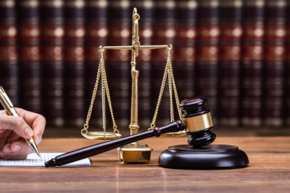 La toma de decisión responsable fortalece la estabilidad de las relaciones jurídicas privadas, como destaca Hebron Costa Cruz de Oliveira.